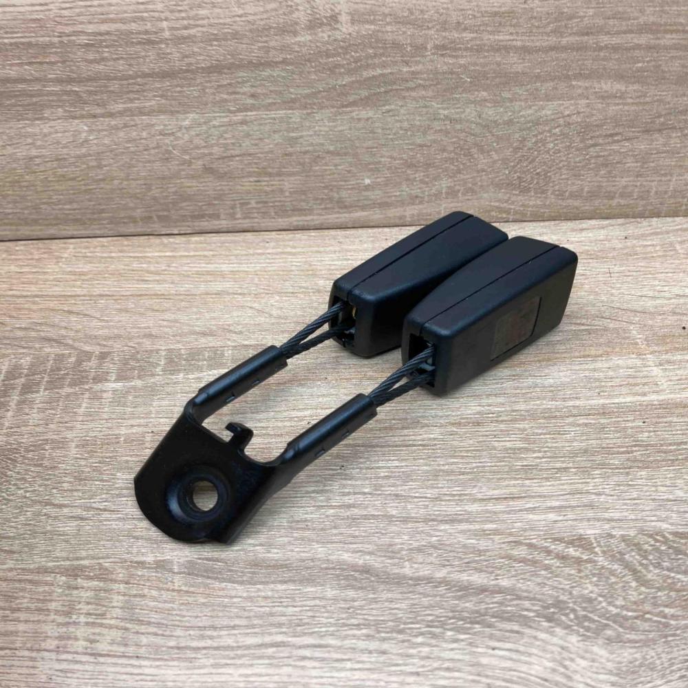 2118600269   Middle seatbelt buckle (rear) Mercedes-Benz E W211
