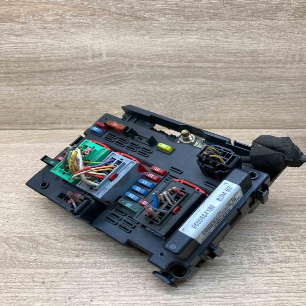 9650664180 43476880  Fuse module Peugeot 307