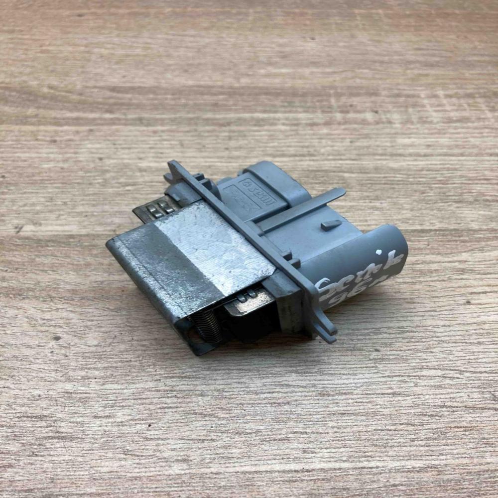 651920N   Heater blower motor/fan resistor Renault Scenic I