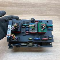 9646405280 22423011  Fuse module Peugeot 307