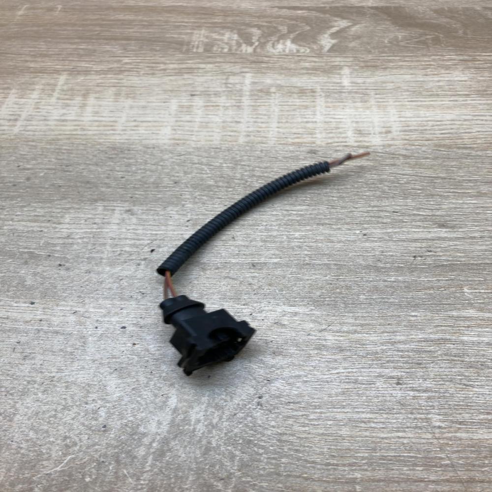 1427615   Plug wire BMW 5 F10 F11