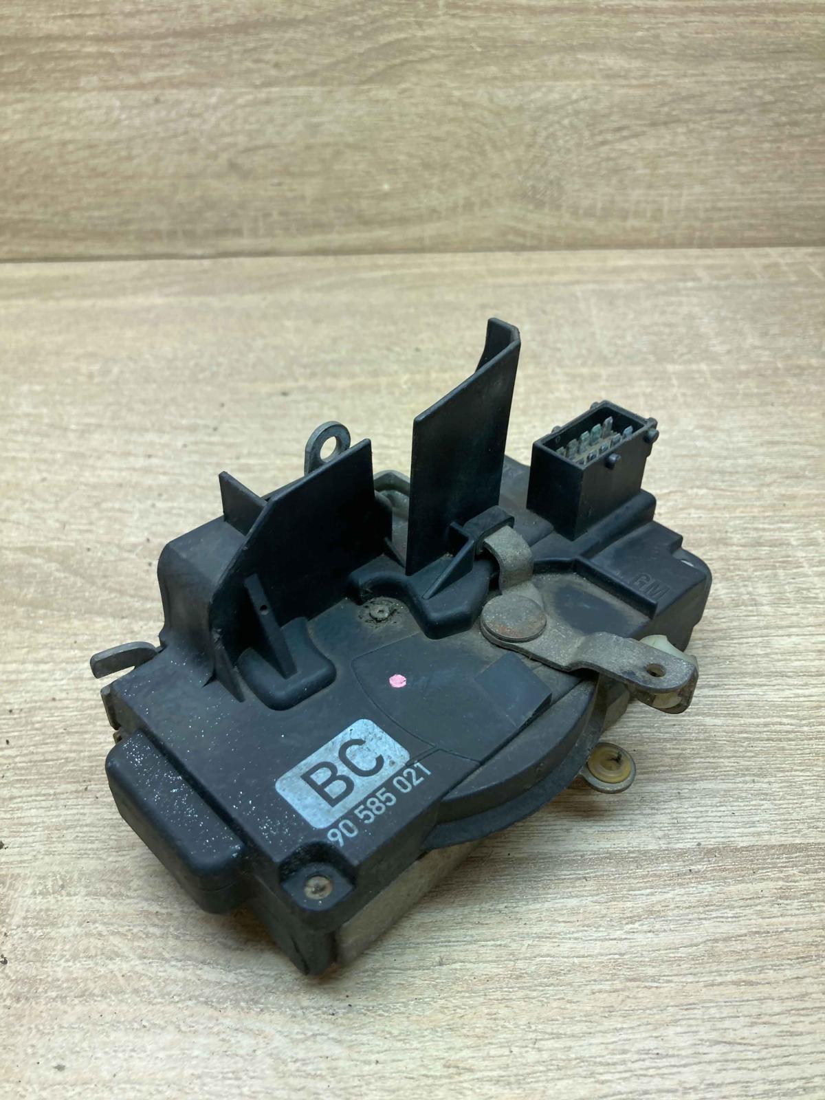 90585021  BC Front door lock Opel Vectra B