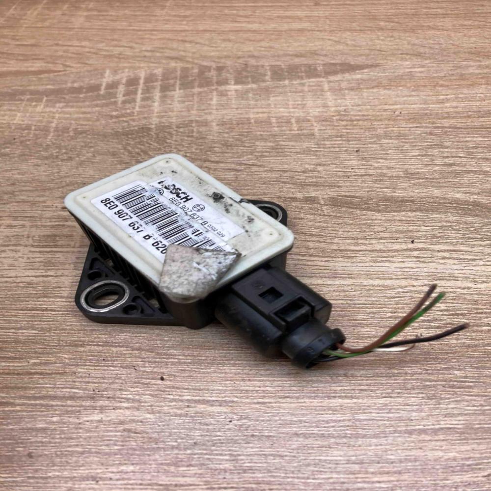 8E0907637B  With Plug ESP acceleration yaw rate sensor Audi A4 S4 B7 8E 8H
