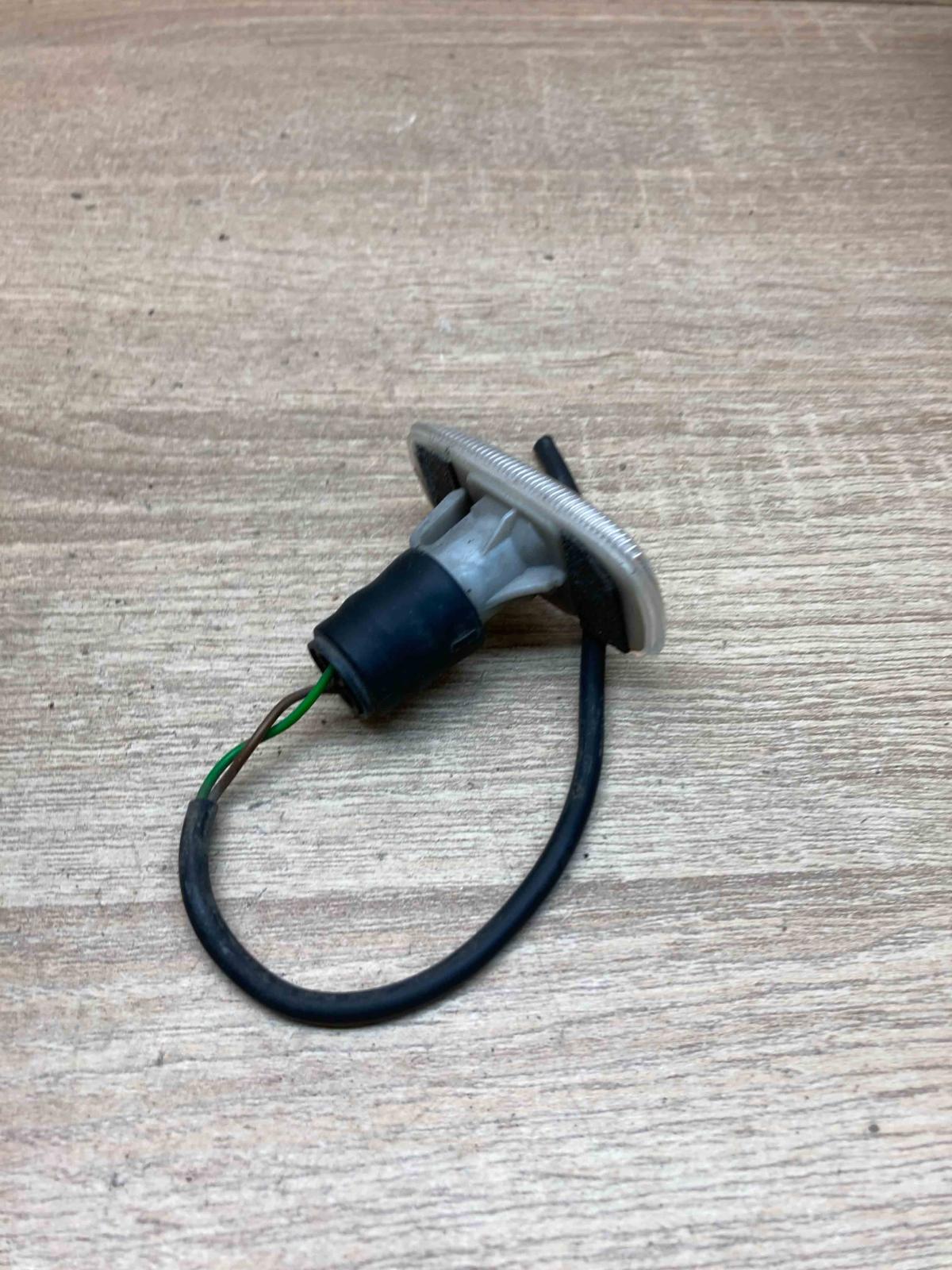Side Repeater Blincker  With Plug Front fender indicator light Audi A6 S6 C6 4F