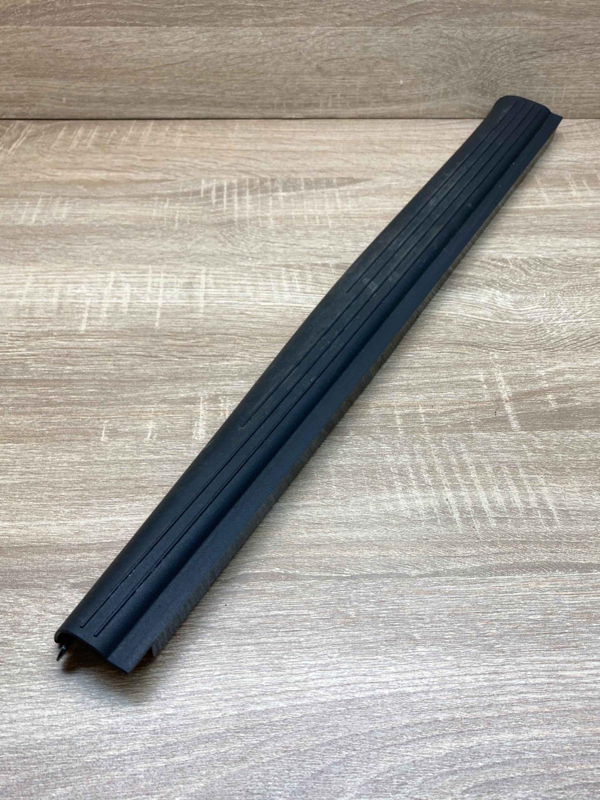 A2116801735   Front sill trim cover Mercedes-Benz E W211