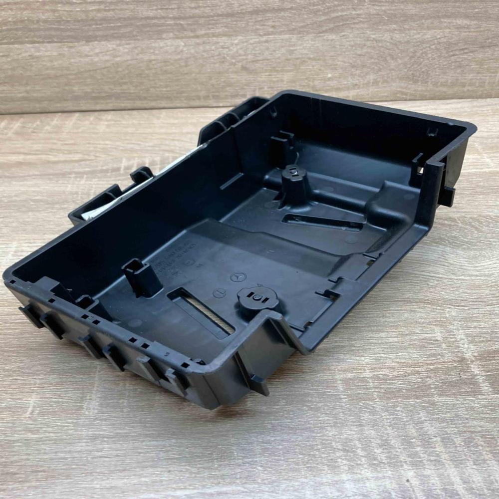 A2055400840 21355 19497  Fuse box cover Mercedes-Benz C W205