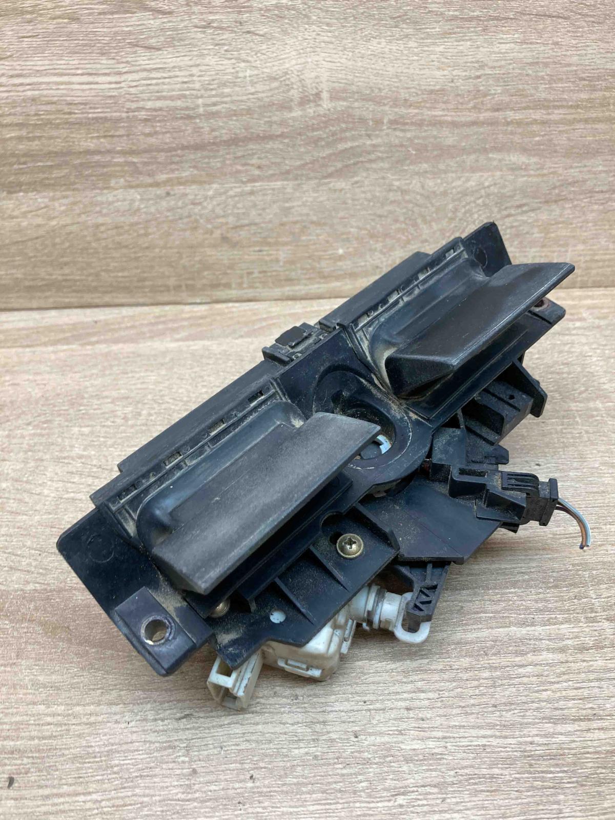 8D9827565C 4B0827565H With Plug Tailgate/trunk/boot lock/catch/latch Audi A6 S6