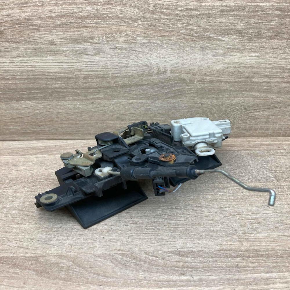 8D9 827565H 4B0827565H With Plug Tailgate/trunk/boot exterior handle Audi A4 S4