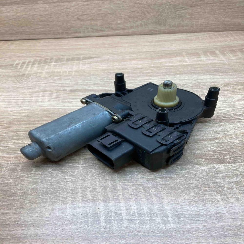 0130821774 0402000850 Front RH Front door window regulator motor Audi A6 S6 C5 4
