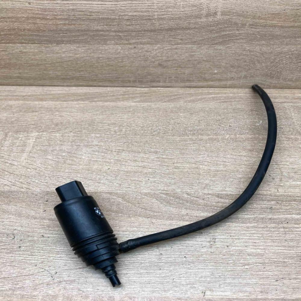 7199567 23537610  Windscreen/windshield washer pump BMW 3 E90 E91