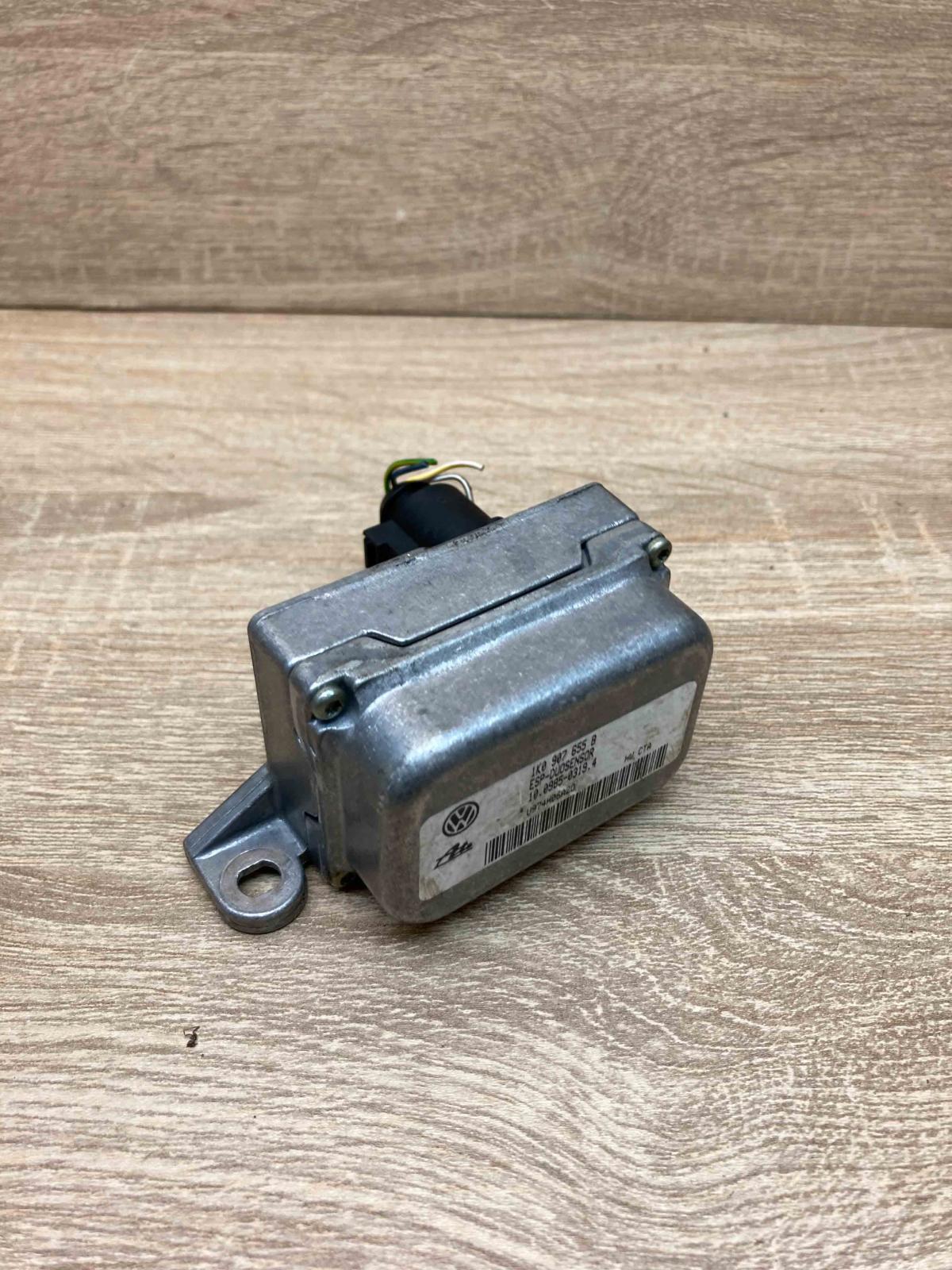 1K0907655B 100985 03194 With Plug ESP acceleration yaw rate sensor Volkswagen To