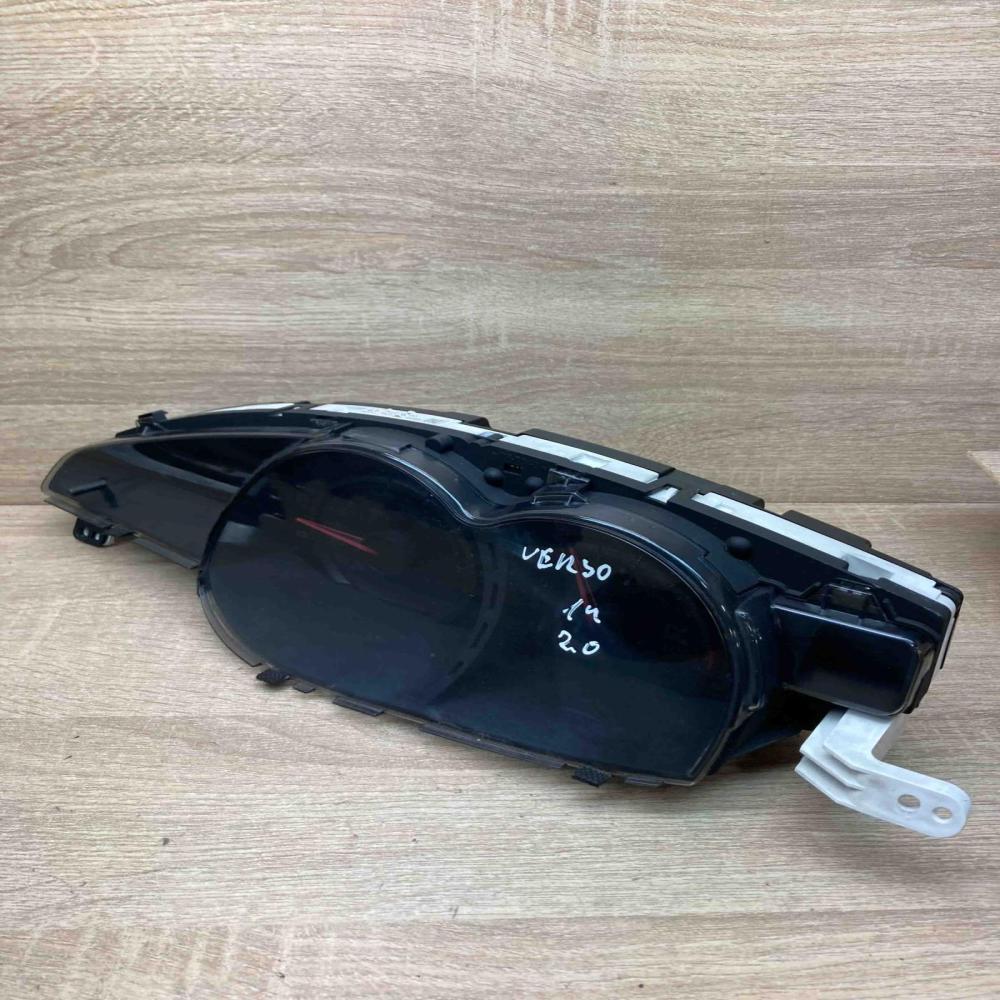 83800 0F430 MB257470 5143  Speedometer (instrument cluster) Toyota Verso