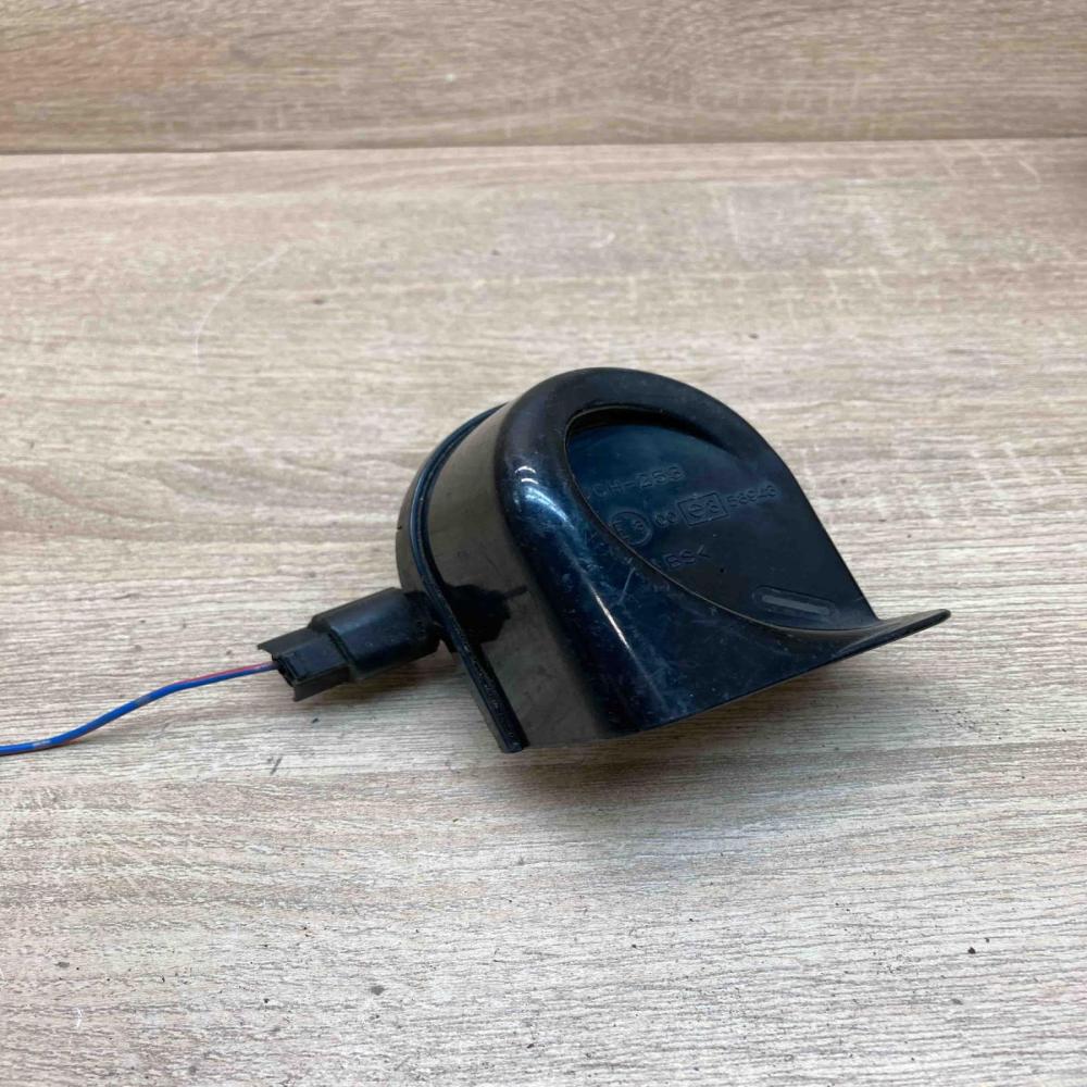 UCH 253 58943 With Plug Horn signal Honda Accord