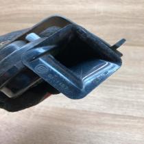 703881157 011157  Horn signal Chrysler Voyager