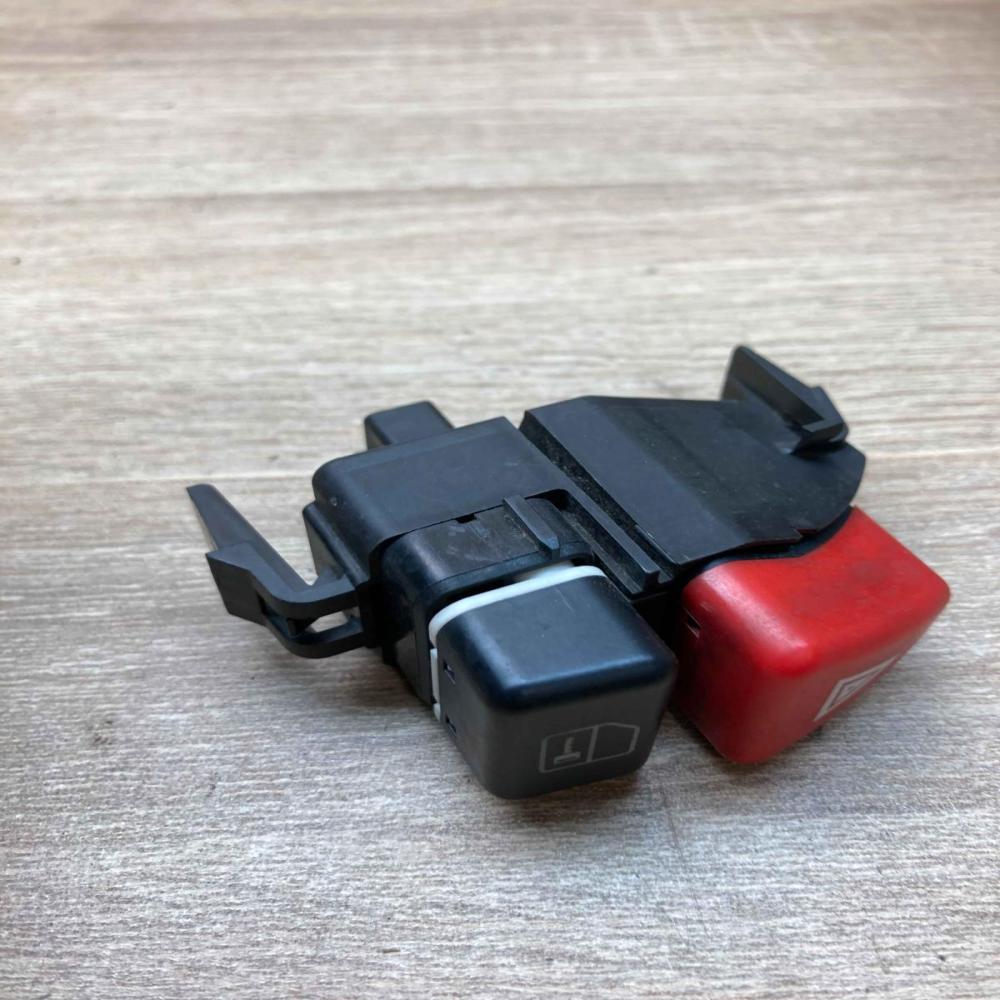 A1688201210 33019001  Hazard light switch Mercedes-Benz A W168
