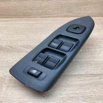 176 3T81   Electric window control switch Mazda MPV
