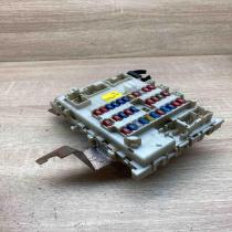 24350 4U100 0323001  Fuse module Nissan Almera Tino