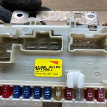 24350 4U100 0323001  Fuse module Nissan Almera Tino