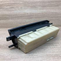 CB82D   Climate control unit Mazda Premacy