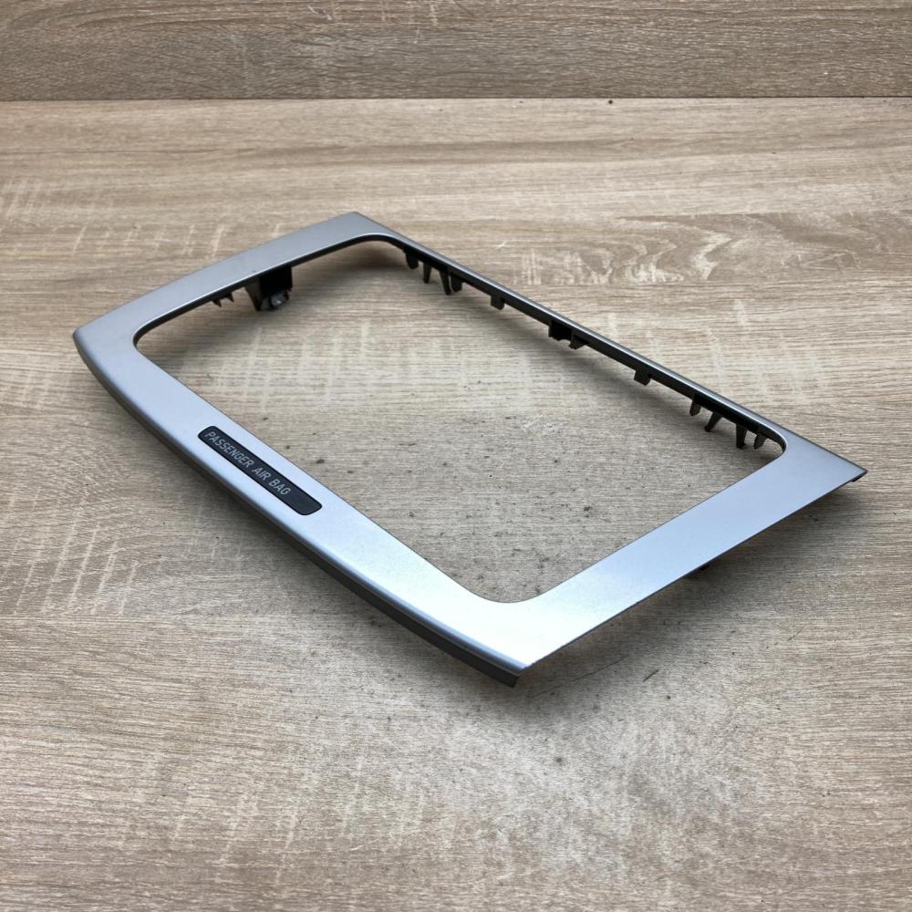 3C0858069AE   Radio/GPS head unit trim Volkswagen PASSAT B6