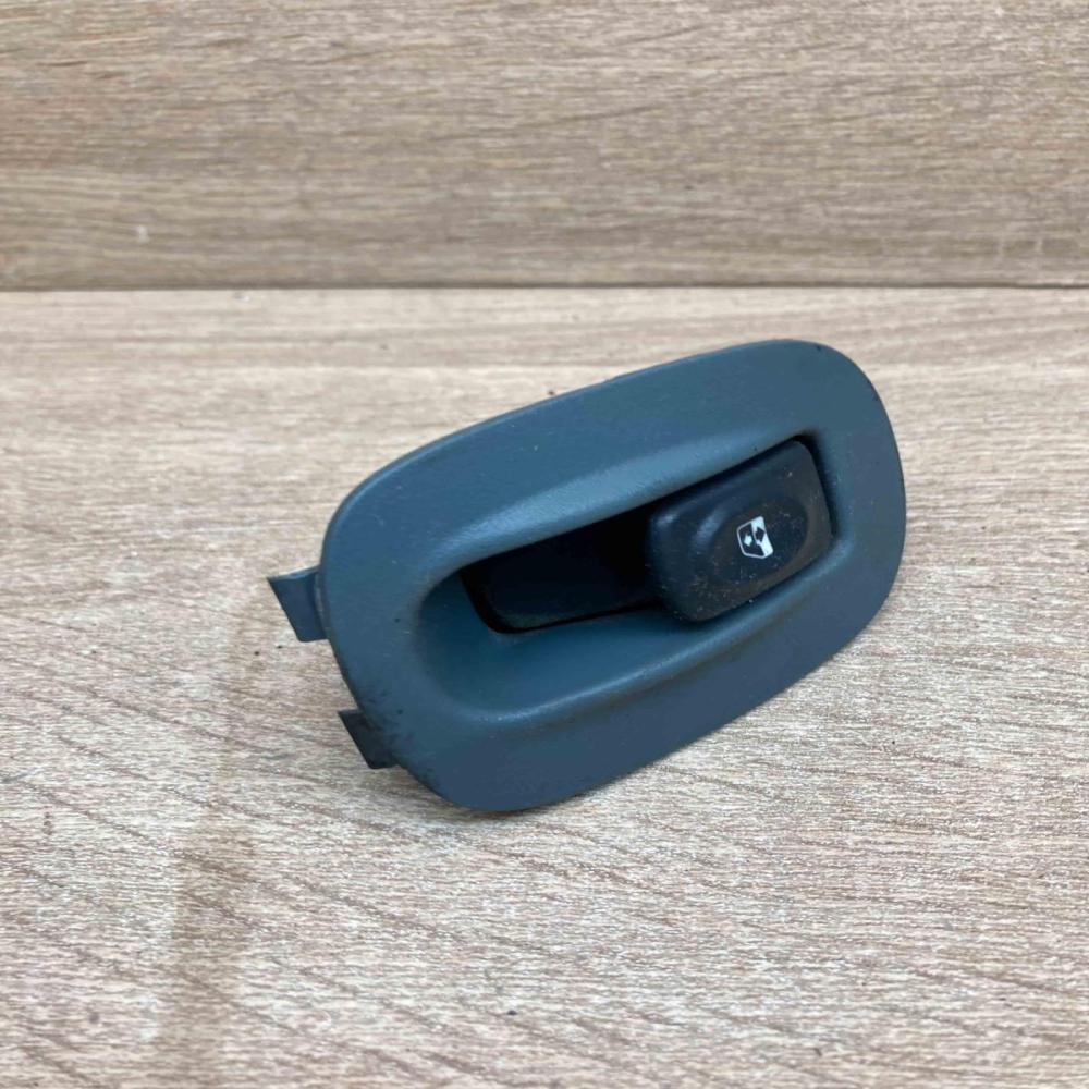 7700836270   Electric window control switch Renault Megane I