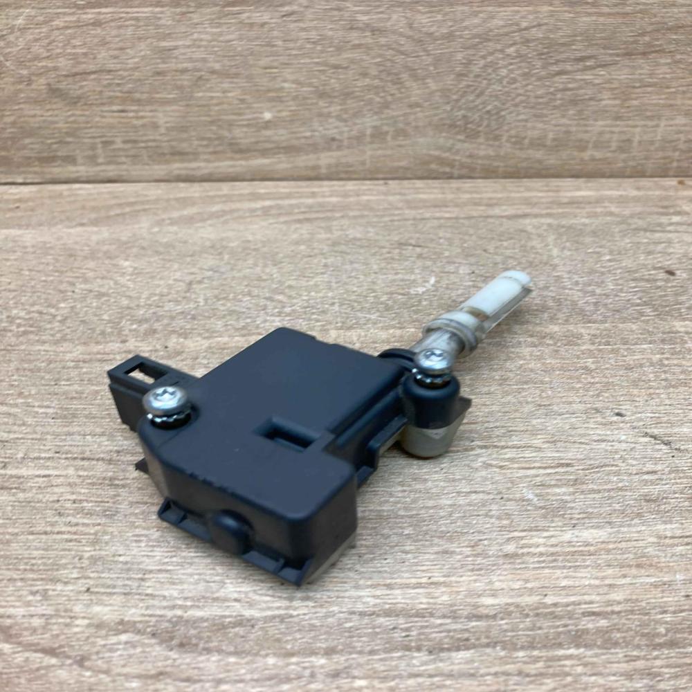 3B5827061C 3B0959781D  Central locking motor Volkswagen PASSAT B5.5