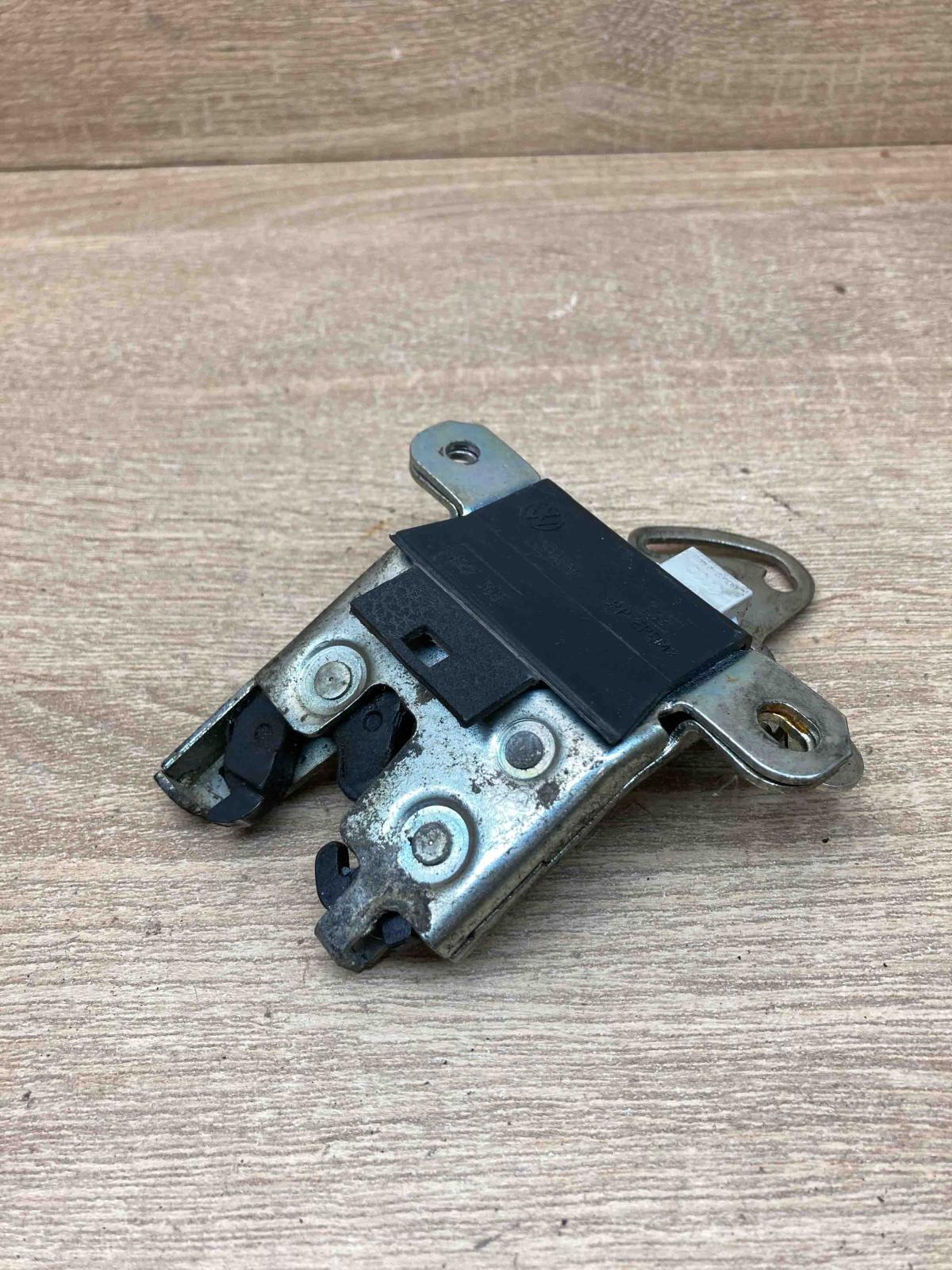827505   Tailgate/trunk/boot lock/catch/latch Skoda Superb B5 (3U)