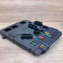S118085200H   Fuse module Citroen C3