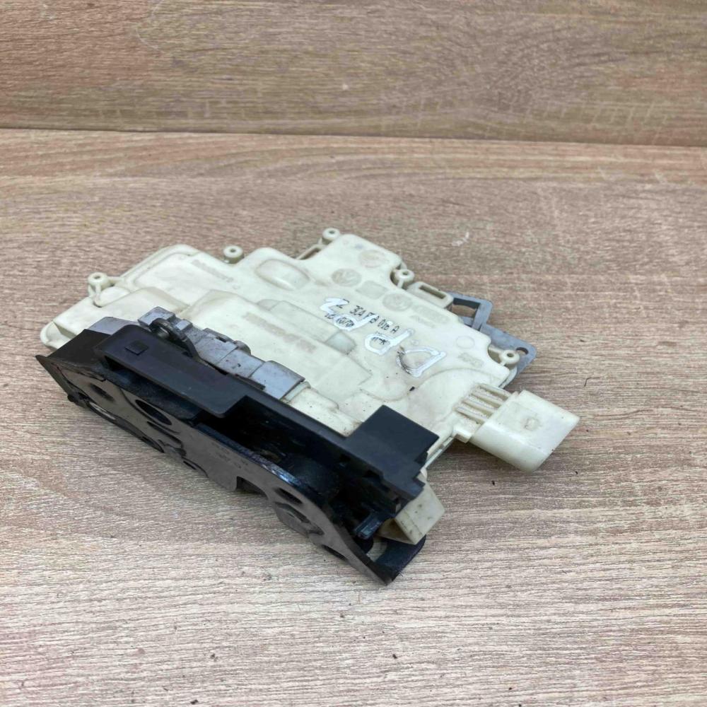 3C4879016A   Rear door lock Volkswagen PASSAT B7