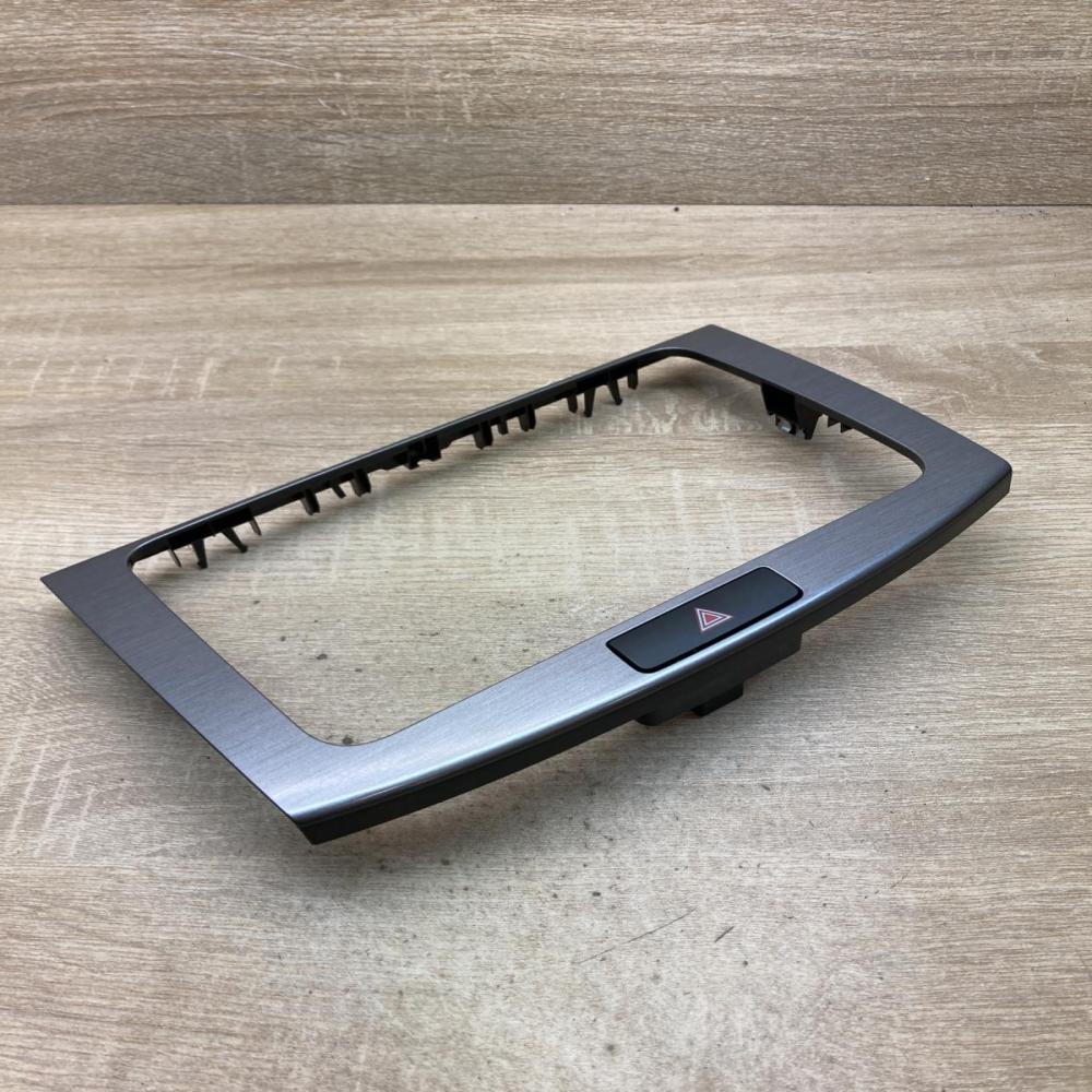 3AA858069F   Radio/GPS head unit trim Volkswagen PASSAT B7