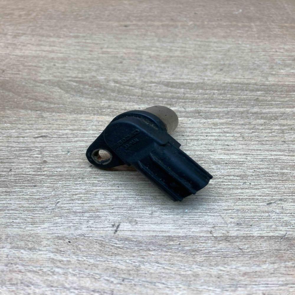 Denso Camshaft Sensor Nissan   Camshaft position sensor Nissan Primera