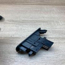 25411 AV600   Electric window control switch Nissan Primera