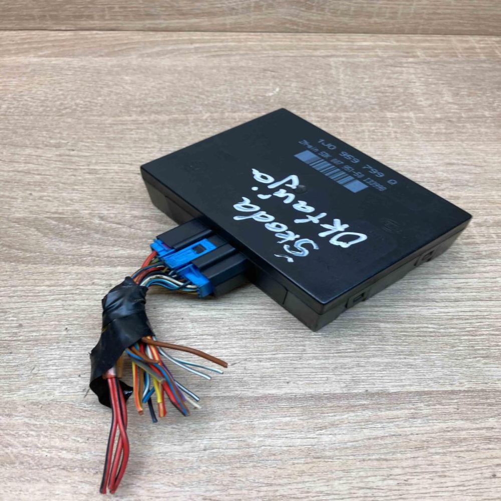 1J0959799Q 5DK007951 With Plug Comfort/convenience module Skoda Octavia Mk1 (1U)