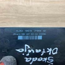 1J0959799Q 5DK007951 With Plug Comfort/convenience module Skoda Octavia Mk1 (1U)