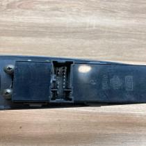 25401 AV640 80951 AV700  Electric window control switch Nissan Primera