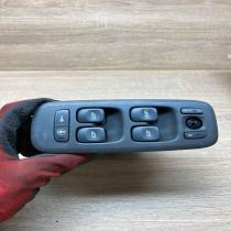 8682836 MD42AE0 0068  Wiper control stalk Volvo S60