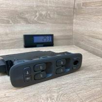 8682836   Electric window control switch Volvo S60