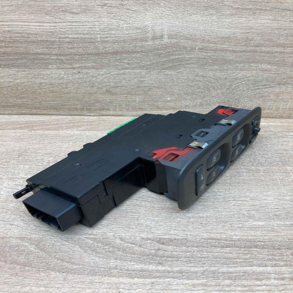 9452959   Electric window control switch Volvo S80