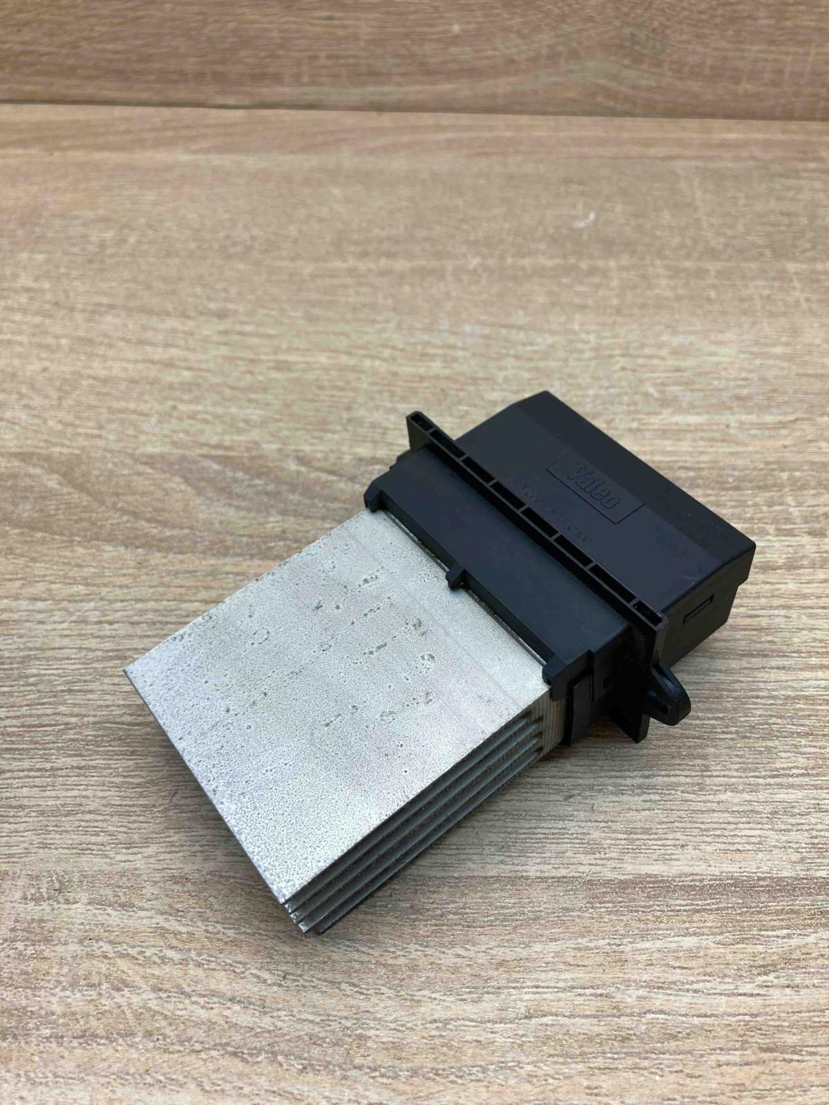 73418412   Heater blower motor/fan resistor Peugeot 406