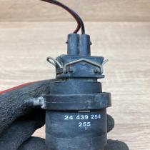 24439254  With Plug Windscreen/windshield washer pump Opel Meriva A