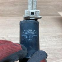 93BB17K624AA  With Plug Windscreen/windshield washer pump Ford Transit