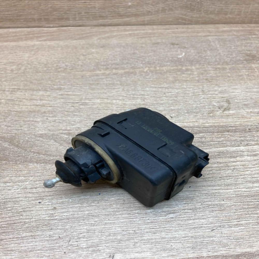 PA66GF30   Headlight level adjustment motor Peugeot 206