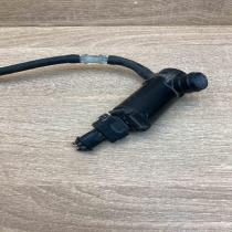 9169611 060210 3950 With Plug Windscreen/windshield washer pump Volvo S60