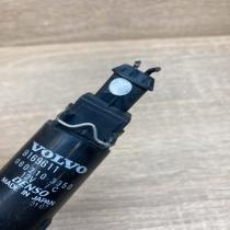 9169611 060210 3950 With Plug Windscreen/windshield washer pump Volvo S60