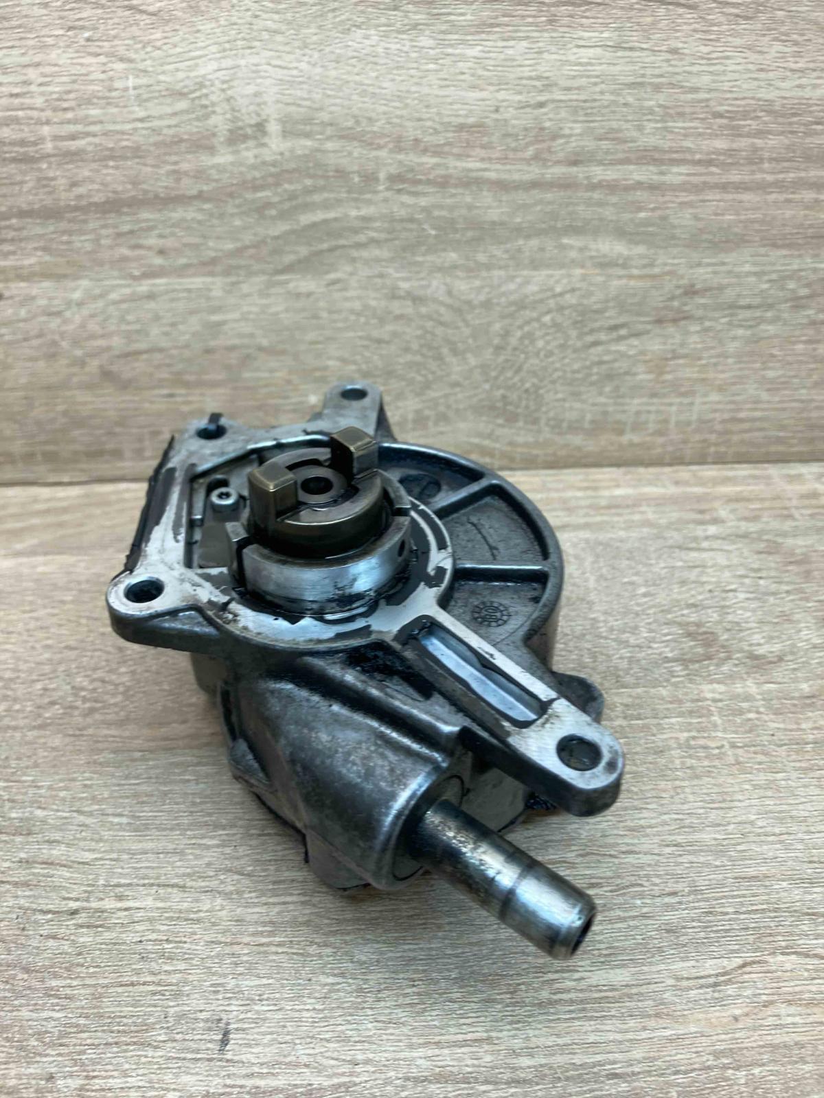 A64223065   Vacuum pump Mercedes-Benz S W221
