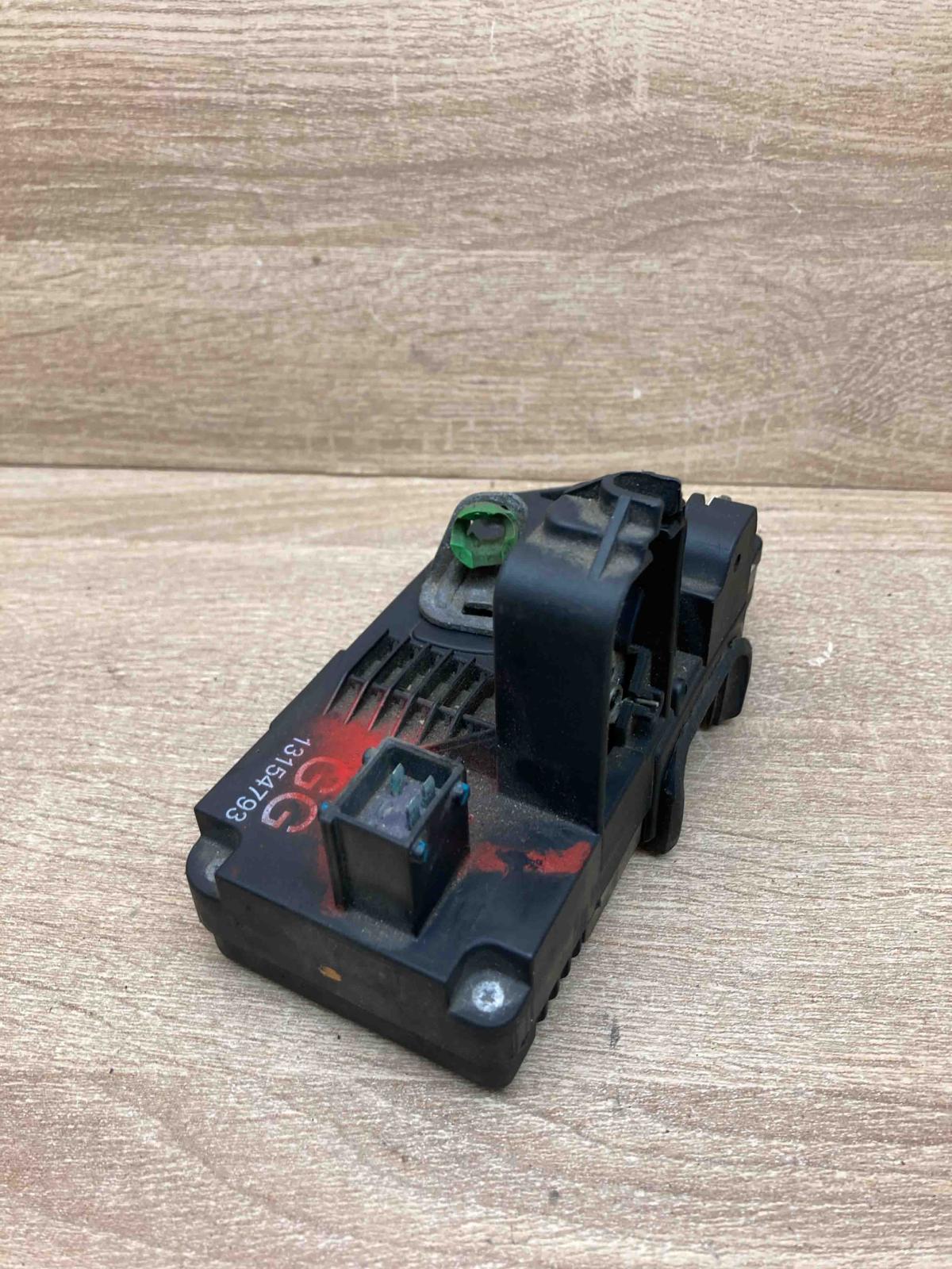 13154793  GG Rear door lock Opel Meriva A