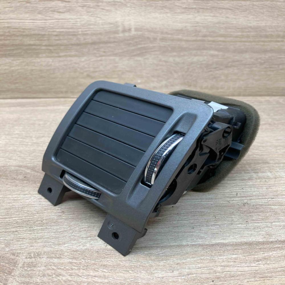 13191912 230635620 LH Dashboard side air vent grill/cover trim Opel Signum