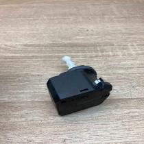 008830 008830 00  Headlight level adjustment motor Volkswagen Golf V
