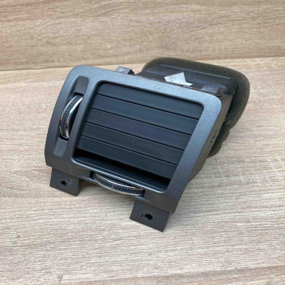 13191913  RH Dashboard side air vent grill/cover trim Opel Signum