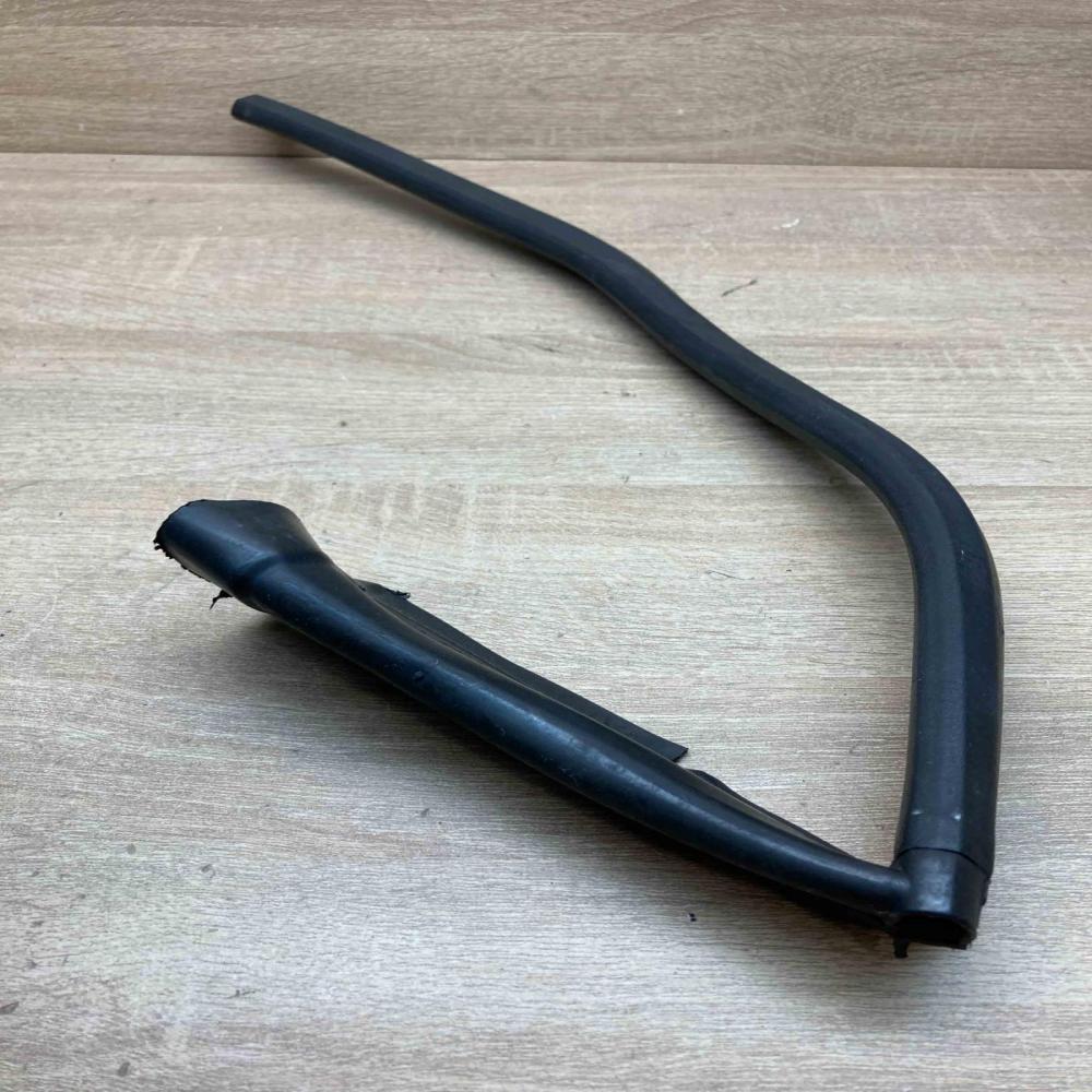 A2126280098   Engine compartment rubber Mercedes-Benz E W212